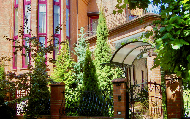 Cherepaha Hotel